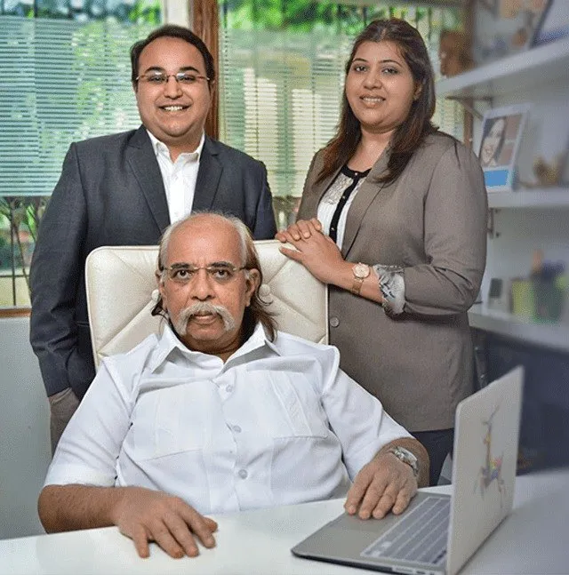 Dr. Veejay Deshpandey with Dr. Makarand Deshpande and Dr. Preeti Kulkarni at the clinic in Thane